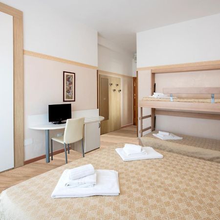 Hotel Continental Milano Marittima Dış mekan fotoğraf
