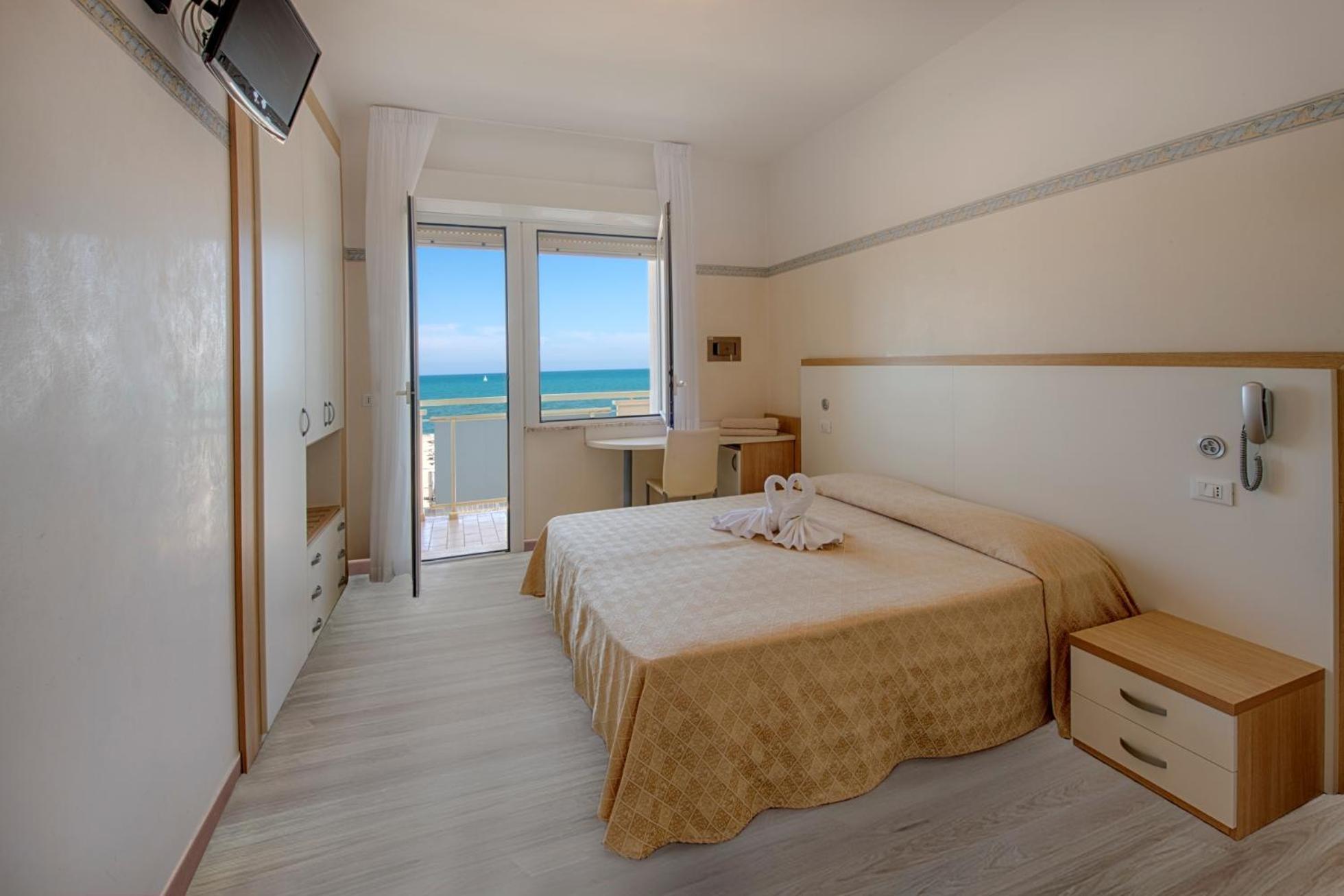 Hotel Continental Milano Marittima Dış mekan fotoğraf
